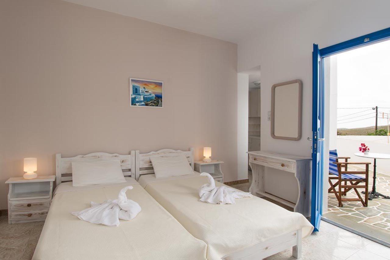 Evgenia Rooms And Apartments Folegandros Town Bagian luar foto