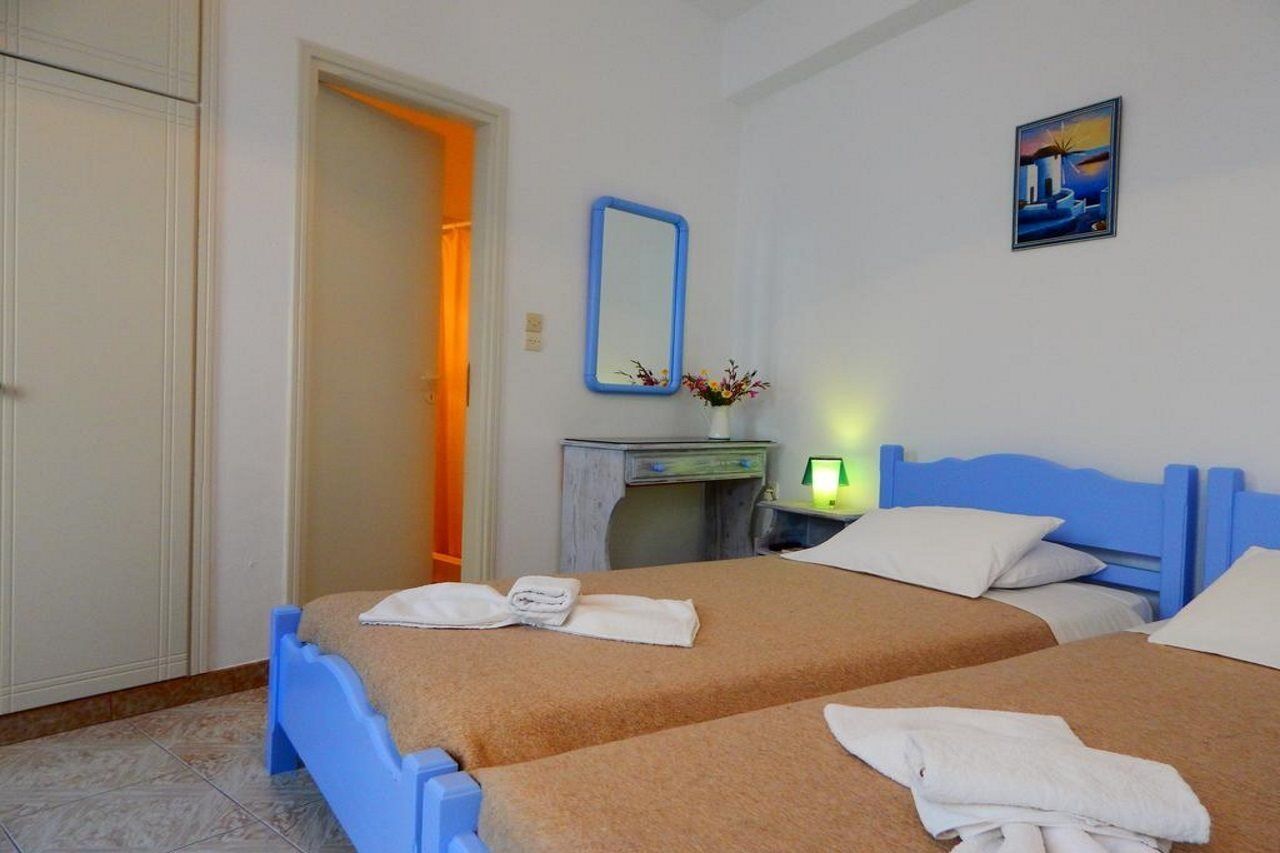 Evgenia Rooms And Apartments Folegandros Town Bagian luar foto