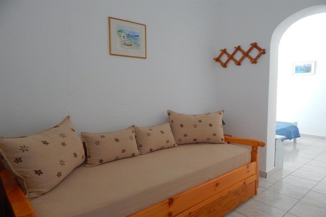 Evgenia Rooms And Apartments Folegandros Town Bagian luar foto