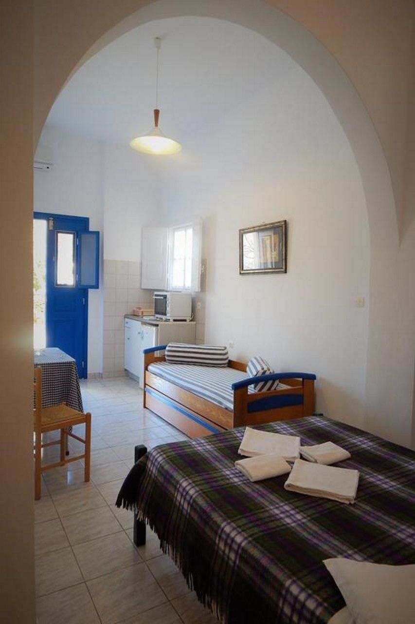 Evgenia Rooms And Apartments Folegandros Town Bagian luar foto